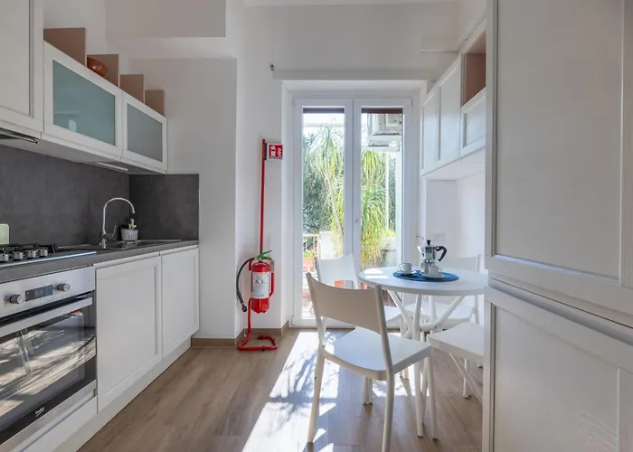 Apartamento Retreat Near The Appian Way & Catacombs Roma